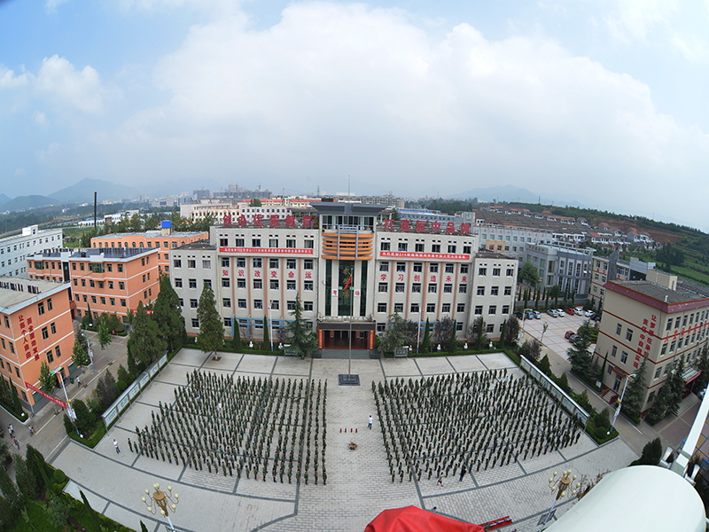 学校全景.jpg